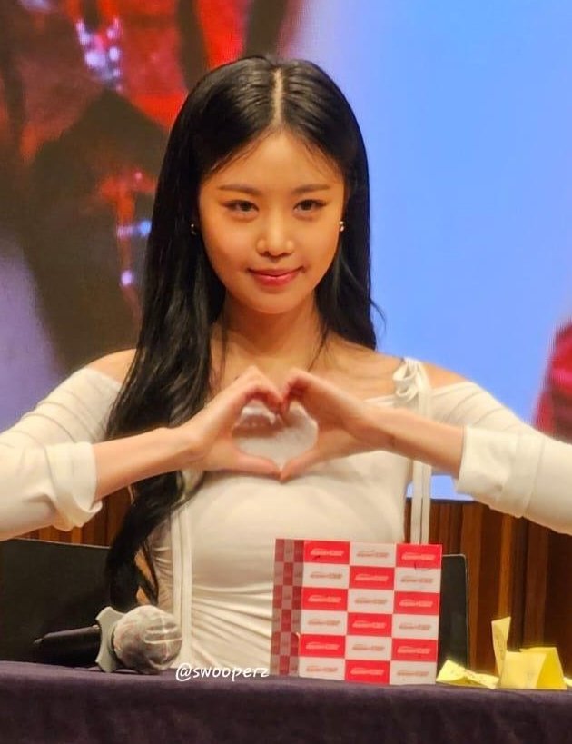 jingeurideul's tweet photo. friends, enemies, and nevies soojin's agassy just got nominated for an mcountdown win!!!

you can vote in this link: https://t.co/ixSSYOIoax

ps. it says that we can vote 1 each day (?) https://t.co/QR5Nf3AQ3I