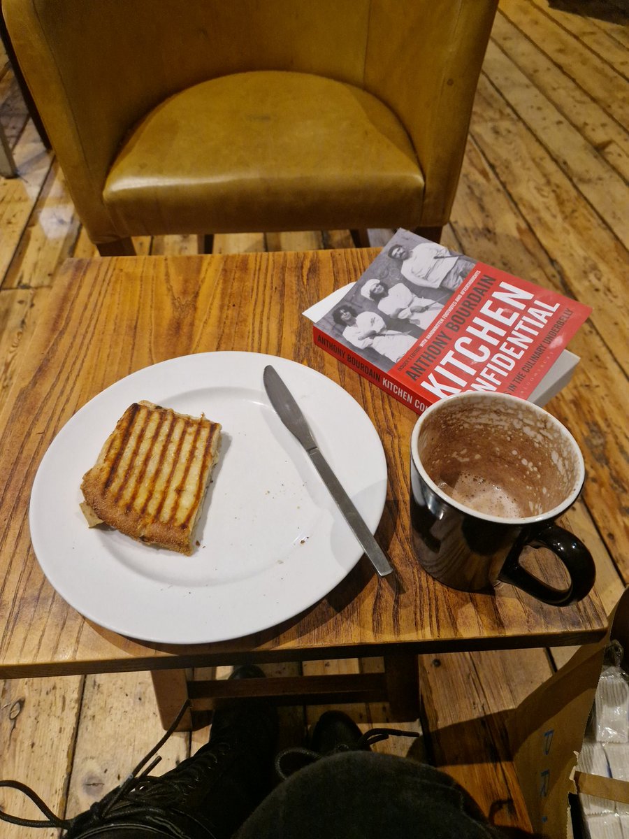 British_Blu's tweet image. #1 kitten: You're not going to go for coffee without me, while you're out, are you?
Me: No.   *internally* Fuck yes. 
Can't beat a good coffee and a toasted cheese sandwich, with a good book and an hour off from life.
#javaTime #DarkMocha #LivingLife