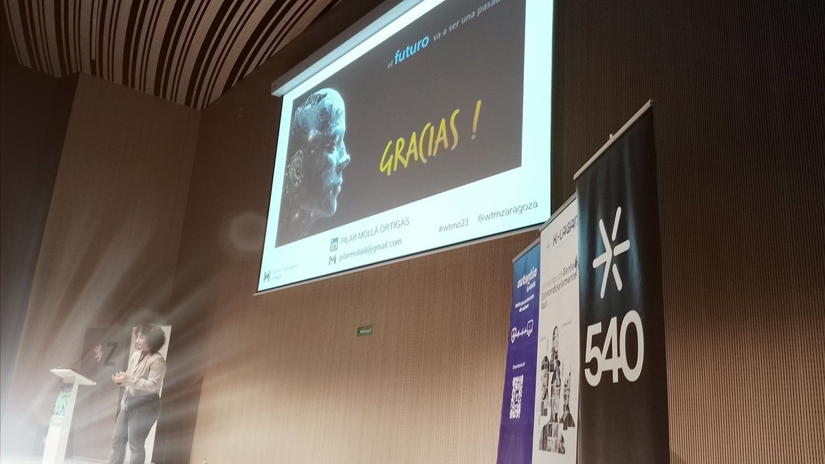 chicaSeattle's tweet image. #wtmz23 muy interesante la charla de Pilar Mollá sobre Computación Cuántica