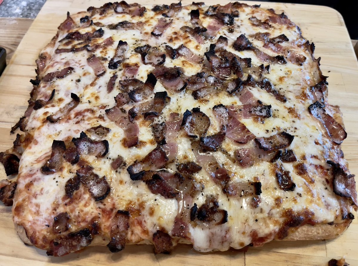 DarthBacon317's tweet photo. Some of my latest pizzas!!! @Baconbarjp #baconbarjapan #okinawa #japan #bacon #pizza https://t.co/0EP0HRpeVZ
