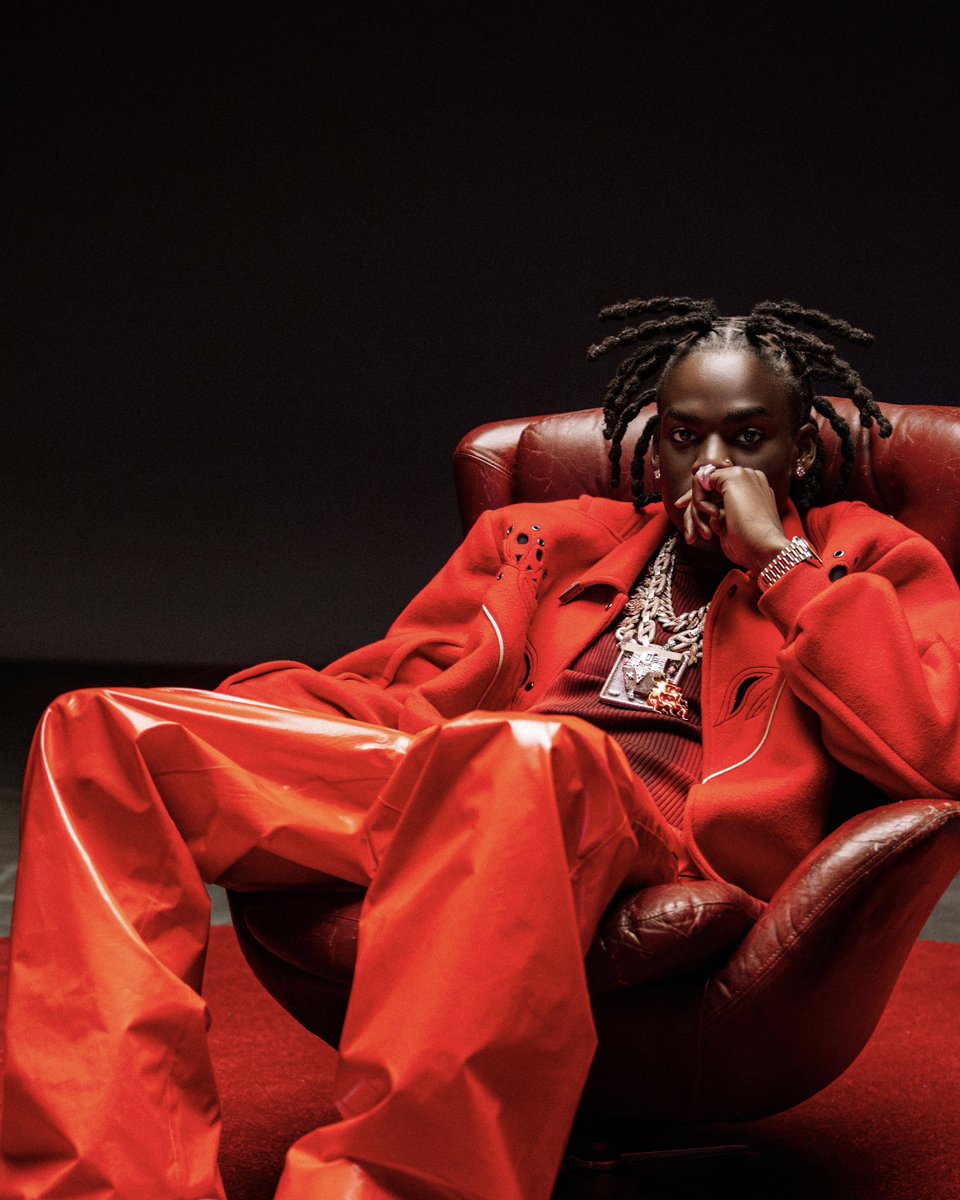 heisrema's tweet photo. 5pm WAT ⏰🤴🏿 https://t.co/Lj2AoEK2LL