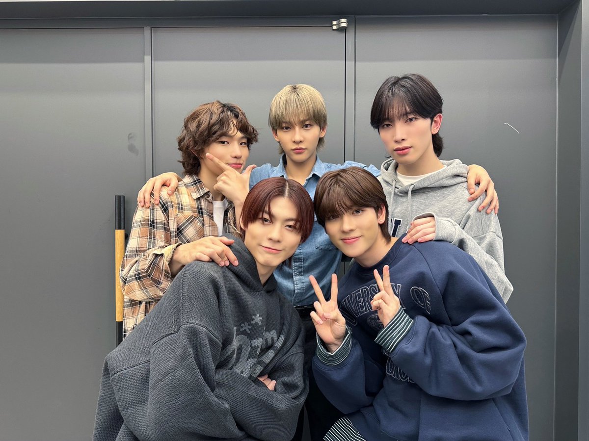 [#POW.pic] 231111

POW (파우) 1st EP [Favorite] 팬사인회

#POW #파우 #Dazzling #GRID #그리드