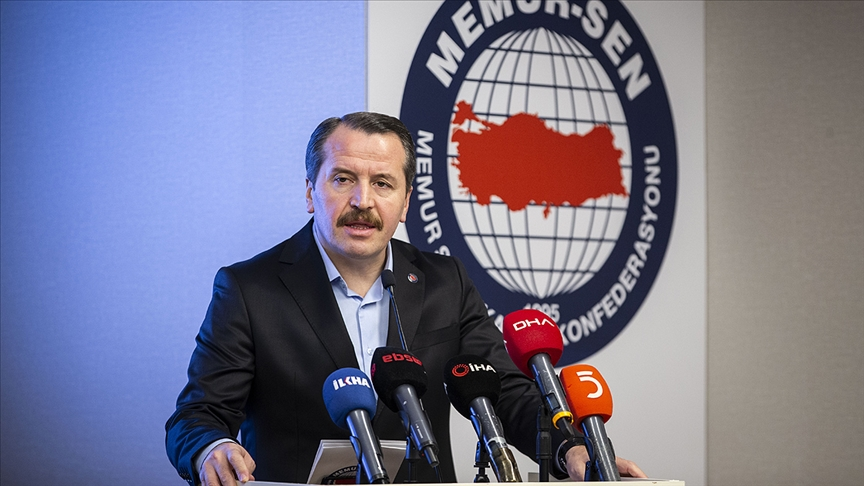 egitimajansi's tweet photo. Eğitim-Bir-Sen Genel Başkanı Ali Yalçın, "Ders ücretleri ne kadar artırılırsa artırılsın ücretli öğretmenlerin aylık asgari ücretin altında ücret aldıkları, sosyal güvenlik haklarının yetersiz olduğu bilinmelidir."
https://t.co/N8D0UJSiyo https://t.co/EgrAAru3Zj