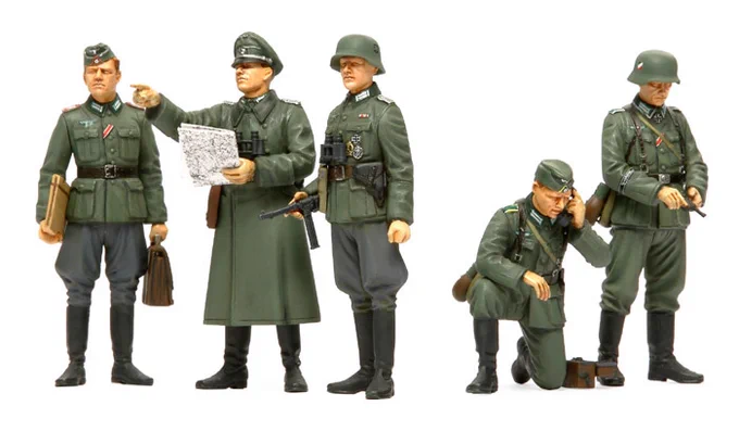 ミリタリーミニチュアの野戦指揮官セットを思い出してしまいました。 