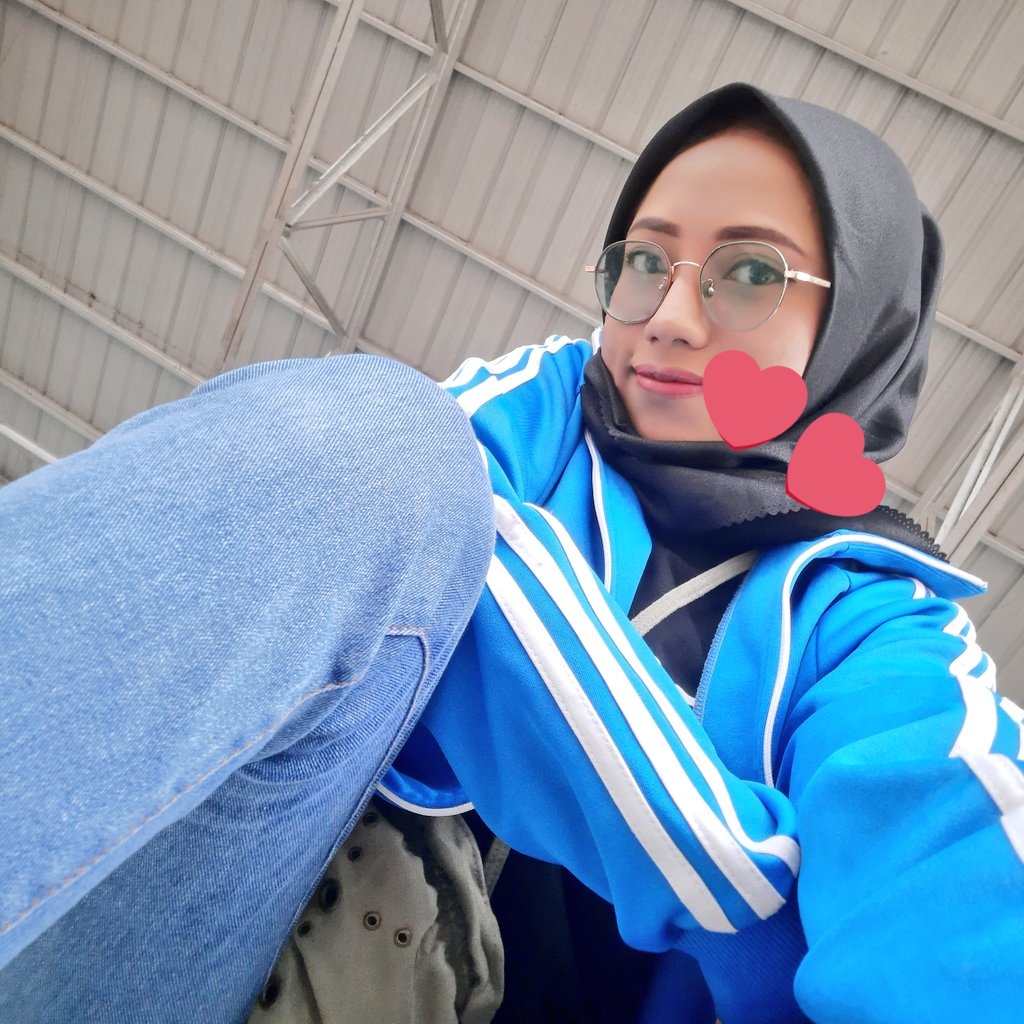 autowoonie27's tweet photo. tontonan arek kabupaten 💙
#PSIL https://t.co/oXutJ55fyK