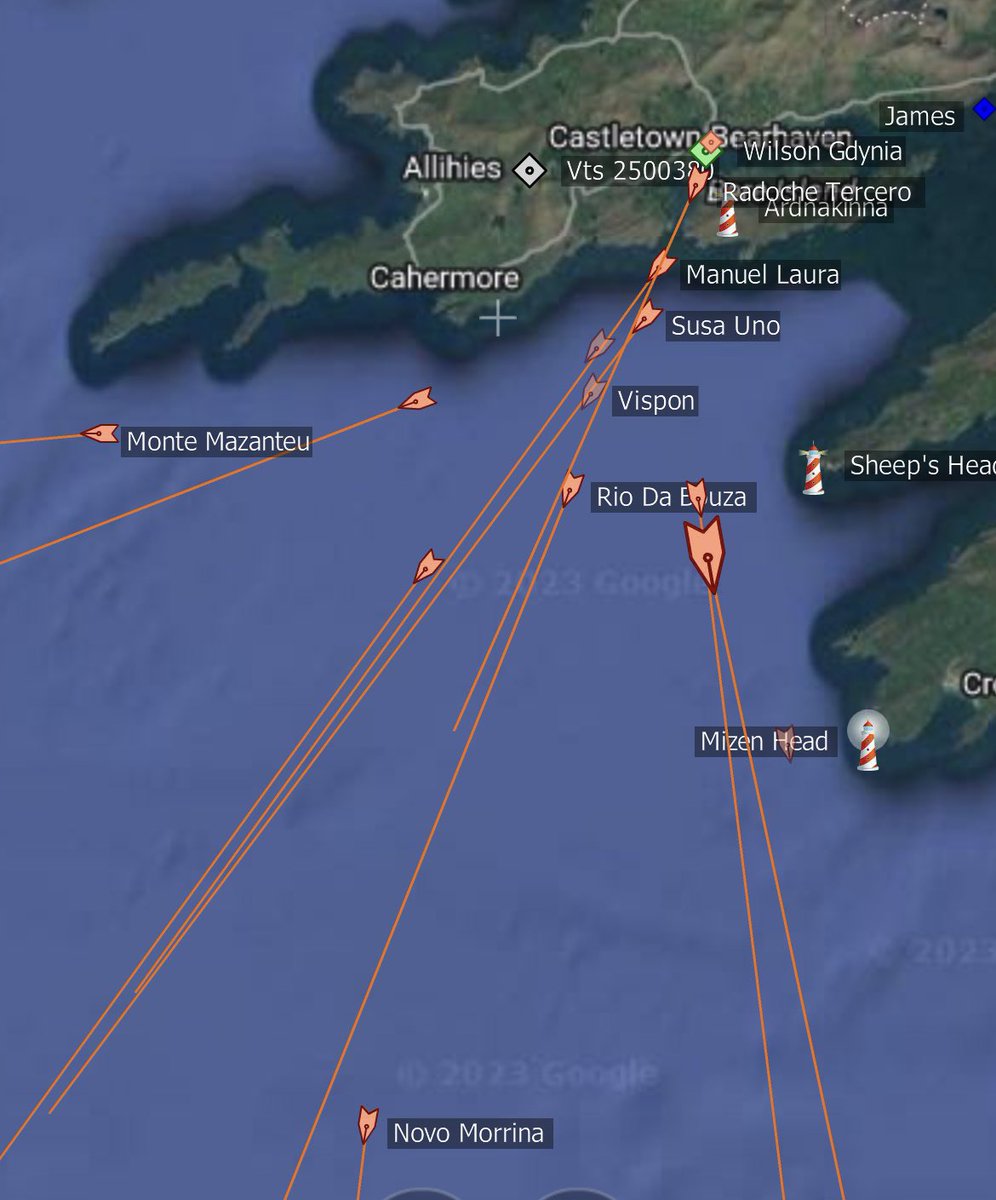 The out of control UNWEIGHTED &amp; UNCHECKED landings from no less than 9 #SPANISH owned #trawlers one after another into #castletownbere, #ireland to the waiting 13 Spanish registered #trucks

Not ONE job for #irish #fish factories, no benefit to local economy, no taxes to ireland