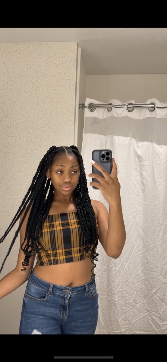 mykaylahjay's tweet image. 😩 the freshman year of college me was badddd