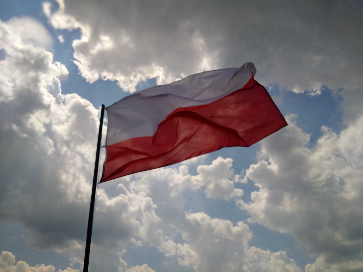 SlawomirDebski's tweet photo. Today Poland celebrates the 105th anniversary of regaining its independence after 123 years of partitions, enslavement and Russia’s dominance. Happy Independence Day, Poland! #11listooada #JeszczePokskaNieZgineła #PolandFirstToFight #PolandFirstToAid https://t.co/Yioi1S3vFd