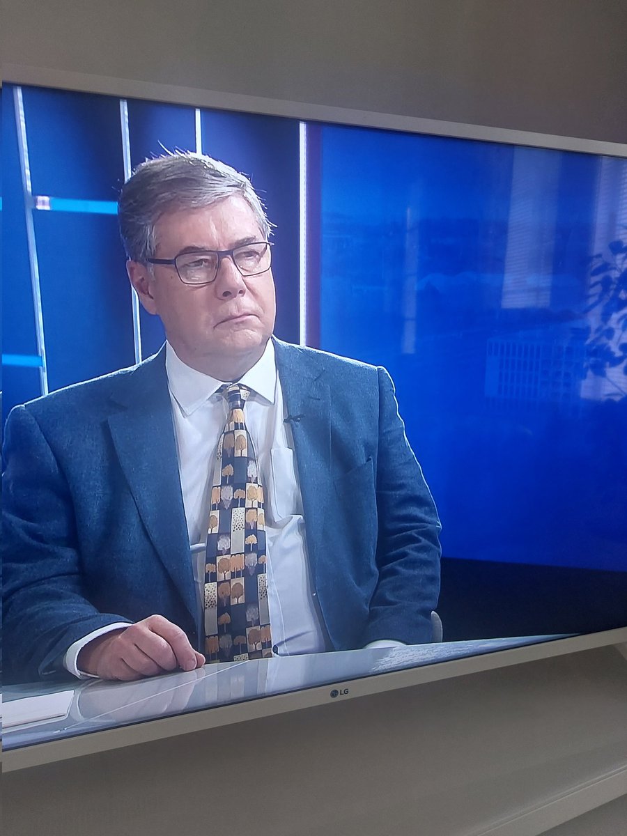 Asko Järvinen/HUS tänä aamuna 11.11.23 ykkösaamussa:
Kun rokotukset alkoivat vuonna 2021 tiedettiin jo etteivät ne estä tartuttamista.