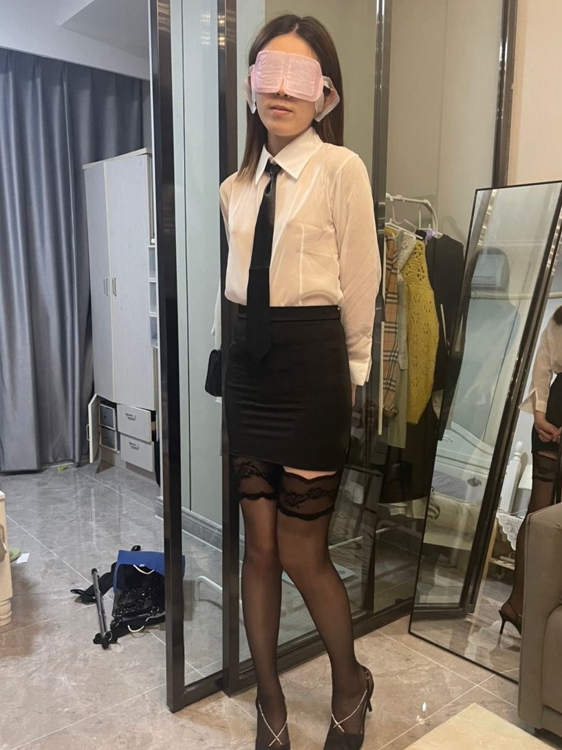 调教你的女神女友
制服诱惑也只是服侍主人的基本功
人前女神，在主人面前变成渴望被精液灌满骚逼的精厕，喜欢掰开自己流水的烂逼，展示胸前两坨骚奶子给陌生人欣赏

转发进群看完整版调教视频
https://t.co/MuAYjaNlWq https://t.co/IKx3rhfwTW