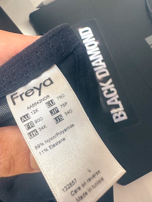 1 pic. ちょっと鬱陶しい人居たので証拠です^^
加工無し天然Pカップでーす。
私のブラでーす。

There were some people who were a bit depressed,