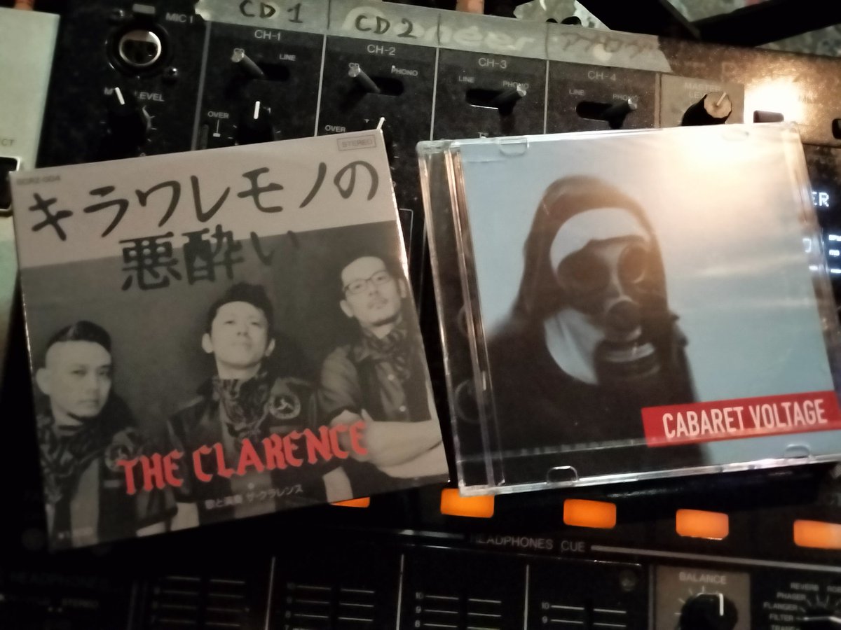 z_piratesrocks3's tweet photo. THE CLARENCE
#GODSAVETHEPUNKSvol10
#TheCALLINGS
#ヴェンチレーターズ
#THECLARENCE
#EMPTYNOTION
#国分寺MORGANA
#DJz
#11月11日 https://t.co/0ynkIHdyeC