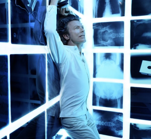 Busy with install <a href="/Pitzhanger/">Pitzhanger Manor & Gallery</a> of our new exhibition with local Ealing based photographer <a href="/TimBretdayphoto/">Tim Bret-day photo</a> &amp; his striking portraits of 90s stars…glad they both wore their Motörhead T-shirts!
ow.ly/6b0b50Q35mt
<a href="/jgcontemporary/">JG Contemporary</a>