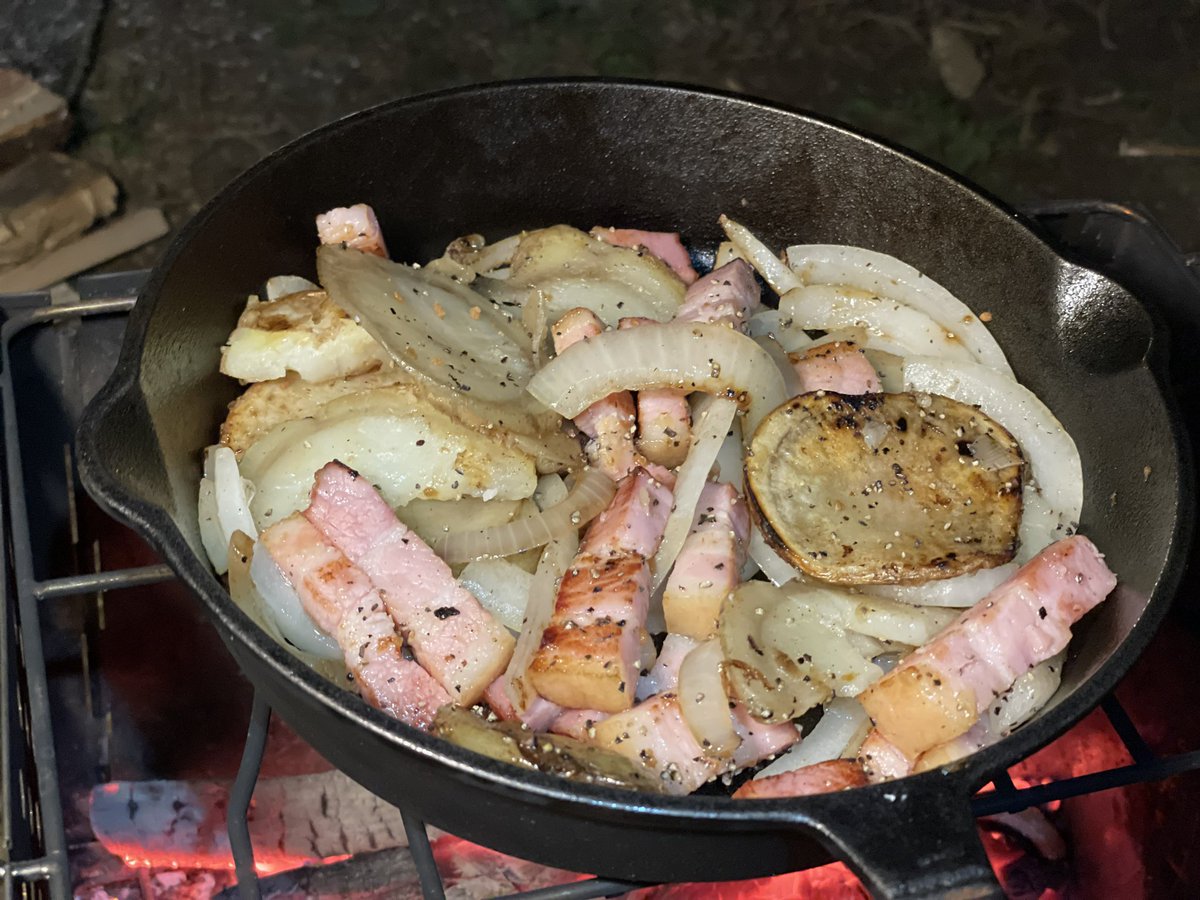 やりすぎキャンプ飯。 