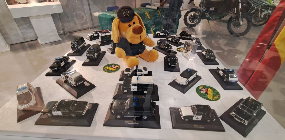 guardiacivil_ab's tweet photo. 🕙 Acaba de abrir sus🚪🚪la feria #ALBATOY en el #IFAB de Albacete, una cita obligada para la @guardiacivil_ab
Si vienes a la feria visita nuestro stand y podrás montarte en nuestros 🚔, 🏍 y hacerte una 📸con unos muñecos especiales 😉
Te esperamos hasta las 20:30 horas 👌 https://t.co/lfJMvf7E0K