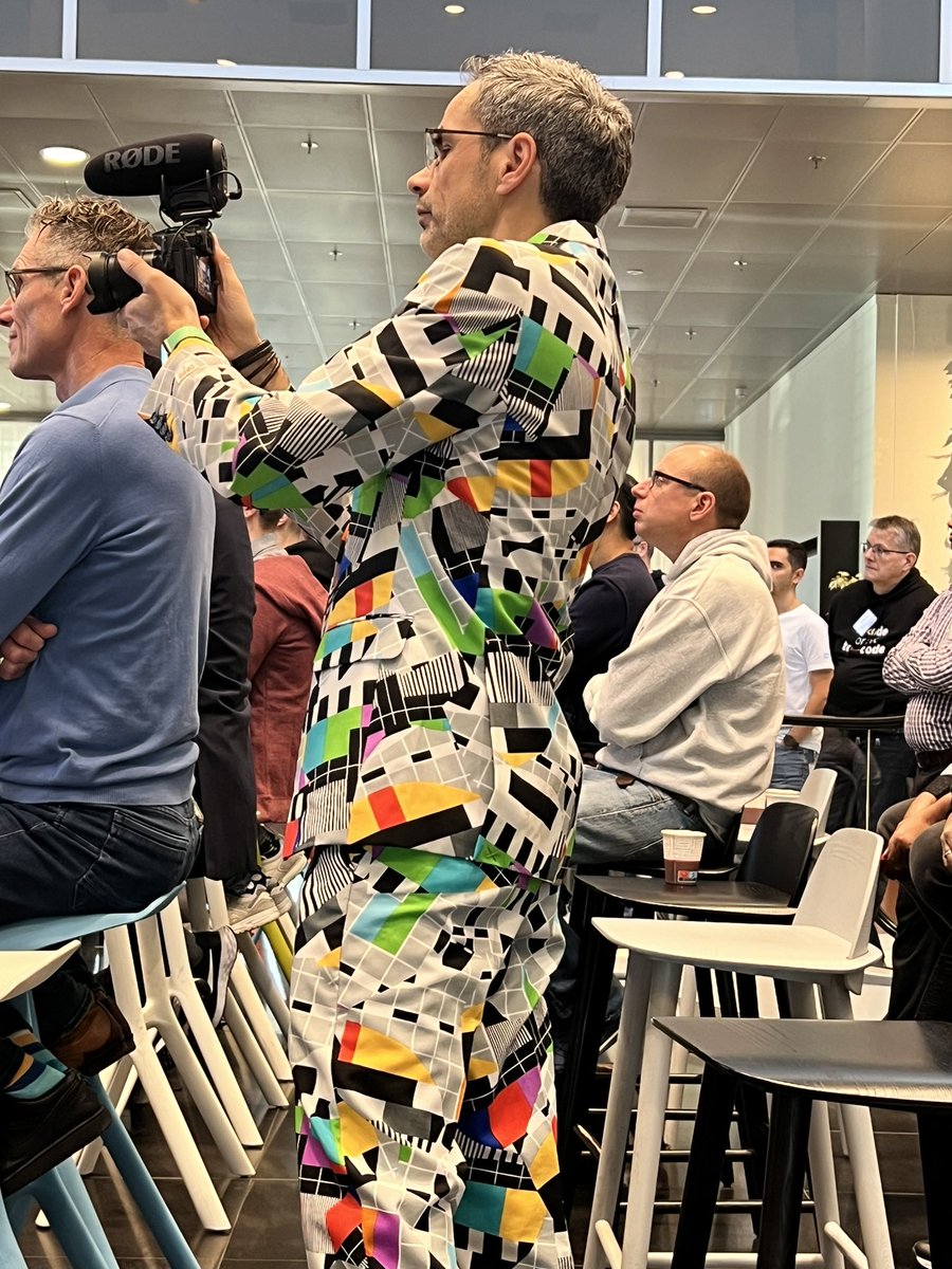@Konijnenburg (@konijnenburg) on Twitter photo And here we have our founding father in his natural habitat, creating content and the community ❤️ <a href="/tbroek/">Twan van den Broek</a> And here we have our founding father in his natural habitat, creating content and the community ❤️ <a href="/tbroek/">Twan van den Broek</a>