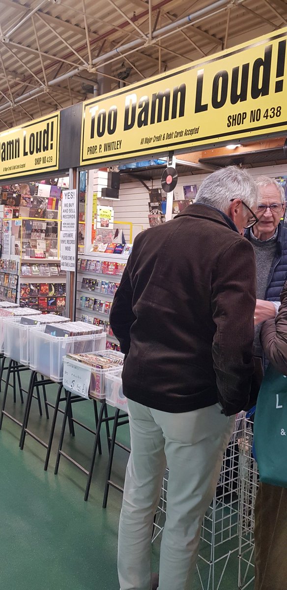 Good morning from <a href="/TDL49/">Too Damn Loud@leeds</a> <a href="/LeedsMarkets/">Leeds Markets</a> .The sun is shining so pop down to see us for a great selection of new and vintage vinyl records at the top.of row G in the newly refurbished aisle open till 5pm today
#vinylrecords #music #recordcollections  #records
 We buy records too