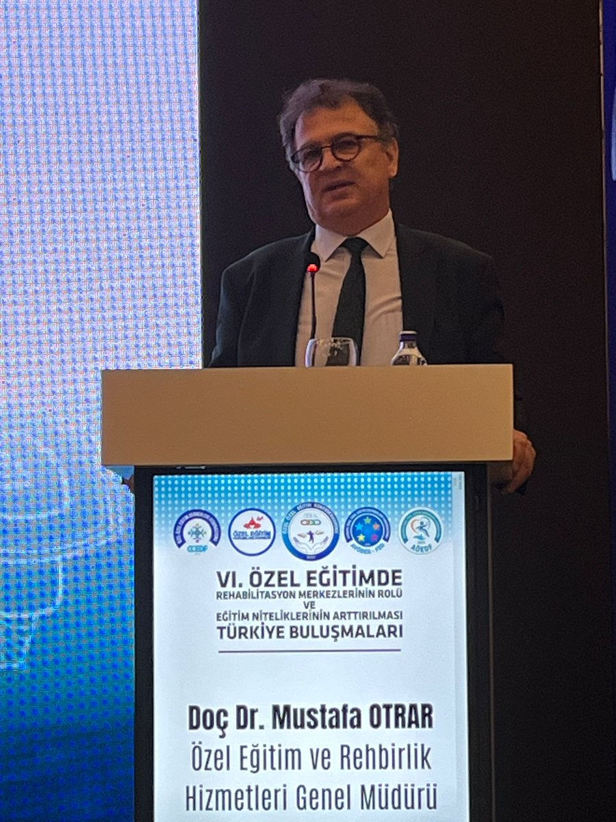 Özel Eğitim ve Rehberlik Hizmetleri Genel Müdürü Mustafa Otrar  “6.Özel Eğitimde Rehabilitasyon Merkezlerinin Rolü ve Eğitim Niteliklerinin Arttırılması” konulu  “Türkiye Buluşmaları” programında konuşmalarını yapıyor.
