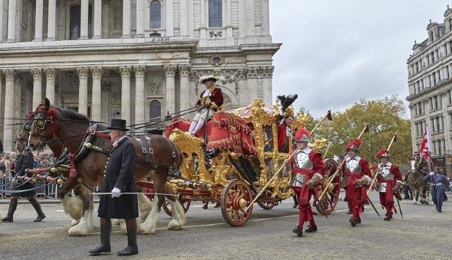 Are you ready for the #LordMayorShow today? The noisiest, largest and most colourful event in the City’s calendar will bring together more than 7,000 people and over 150 floats. Follow our new @cityoflondoncorp Instagram feed for great pictures - loom.ly/LjDzmRQ