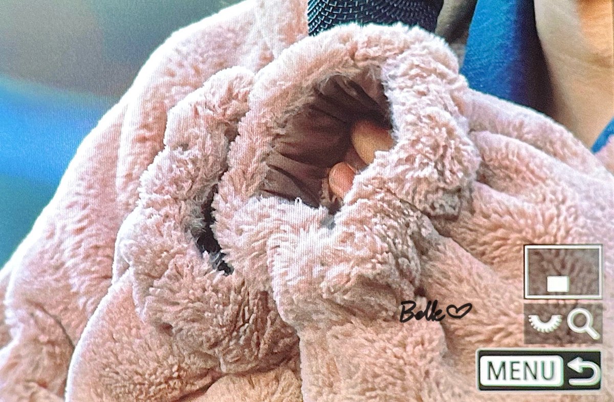 from_bellFeLIX's tweet photo. 231111

추운 곰도리... 🧸

#스트레이키즈 #straykids #필릭스 #felix https://t.co/4bcB0ZKy1k