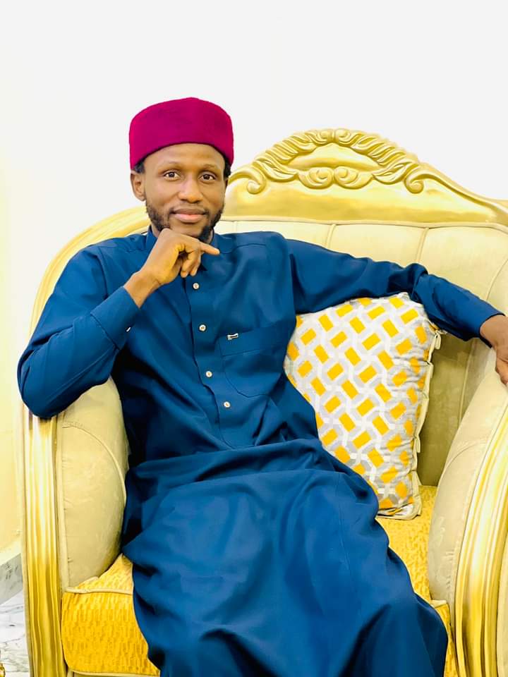 Rayuwa da Mutuwa duk na Allah ne.
Na zabi inyi rayuwa Ina Mai yawan Zikiri da Salati wa Annabi, koda cikin Talauci Zan kare, matukar Zan tashi cikin masu ambaton Allah Masoya Manzan Allah gobe kiyama.

~Imam Junaid Abubakar.