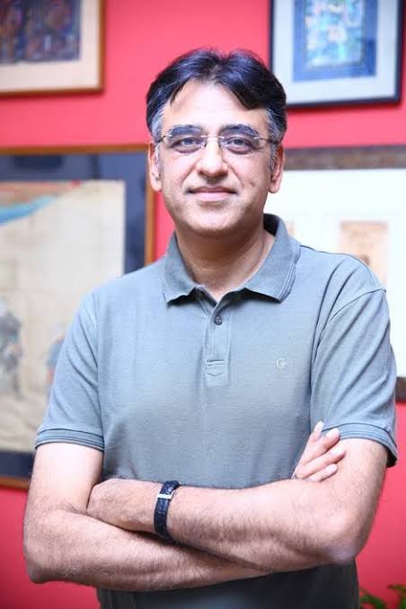 FarhanKVirk's tweet image. اسد عمر کا ریاستی اداروں سے ٹکراؤ کی پالیسی پر تحریک انصاف چھوڑنے کا مطلب یہ ہے کہ شخصیت پرست گروہ دوبارہ کوئی ریاست مخالف اقدام کرنے کی پلاننگ میں مصروف ہے، جس سازش کا اسد عمر کو وقت سے پہلے علم ہوگیا ہے اور اب وہ مزید اس گروہ کا حصہ نہیں بننا چاہتے۔

یہ گروہ باز نہیں آئے گا