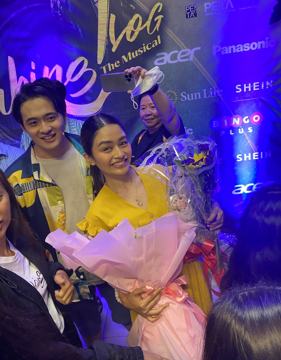 ofcsurvivoree's tweet photo. Congratulations to a successful first show @vivoree !🙌🏼

#Vivoree | @vivoree
#TabingIlogTheMusical https://t.co/Hhiday0Brd