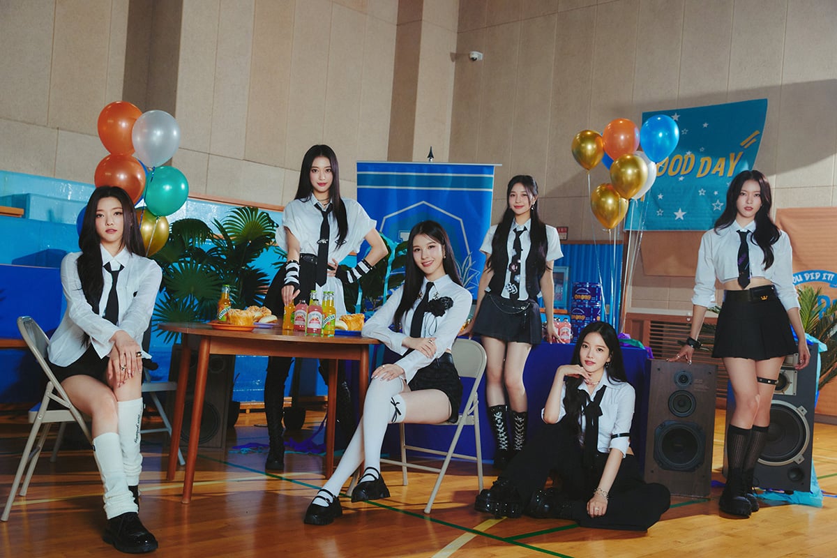 Underhill255's tweet photo. Congratulations to #Weeekly for their 1st win on 
K-VILLE's (TOP 100) K-POP SONG CHART! 🏆

They previously came very close with their song "After School", but have finally reached the top spot with "Good Day"! 🎉 👏 https://t.co/mjXDCuG9Ra