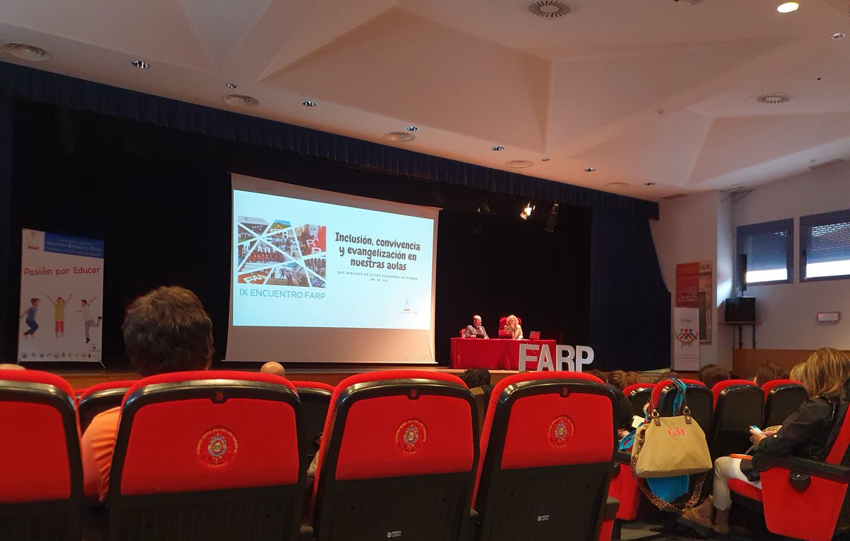 SantaClaraOcana's tweet photo. Nuestro arzobispo @Obispofcerro nos invita a Crecer y caminar juntos, sentirnos familia en nuestros colegios. Ponencia Dª Belén Blanco Rubio"Inclusión, convivencia y evangelización en nuestras aulas" Llamados a desarrollar una Educación Integral, 
No dejemos atrás a ningún alumno https://t.co/oHRriD9UNJ