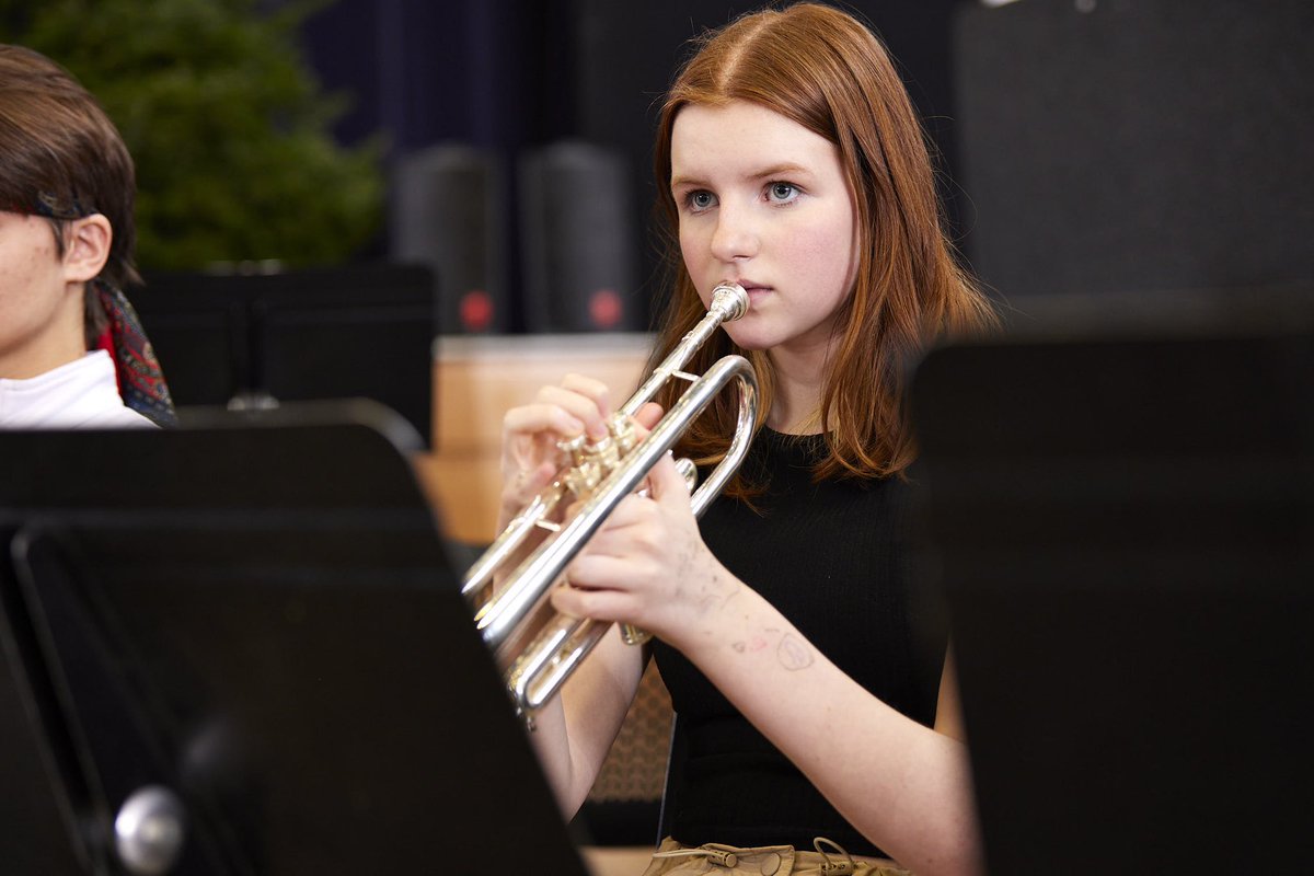 Applications for the London Youth Wind Band (LYWB) will close at midnight. We caught up with brother and sister Toby (age 13) and Erin (age 15), who have been with the LYWB since February 2022, to find out about their experience. 
Read their interview ⬇️
gsmd.ac.uk/about-guildhal…