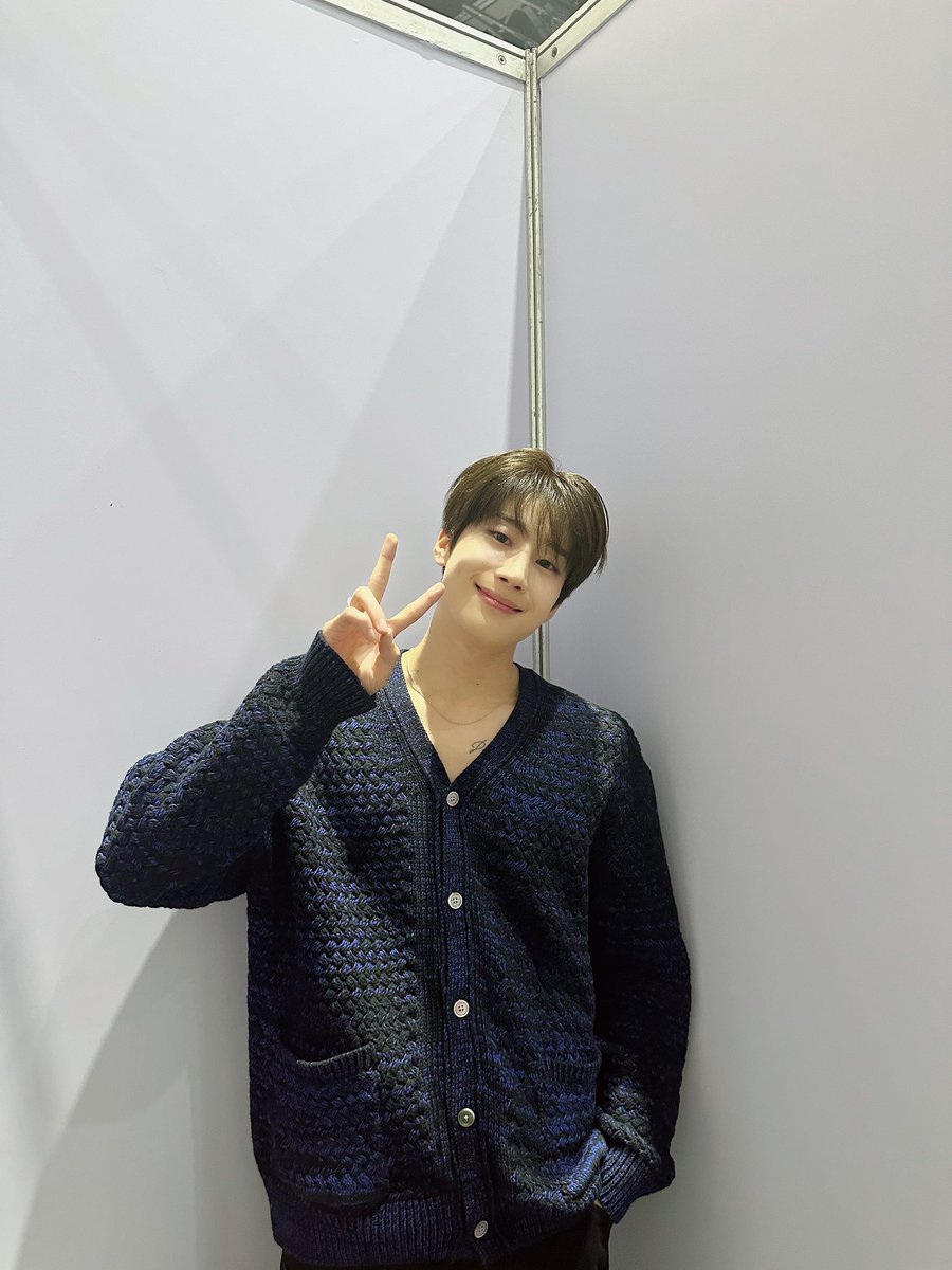 HanSeungWoo_twt's tweet photo. [📸]
2023.11.11
#KEXPOTHAILAND2023 Behind Photo💜

#한승우 #HANSEUNGWOO https://t.co/4UAfKF4LXN