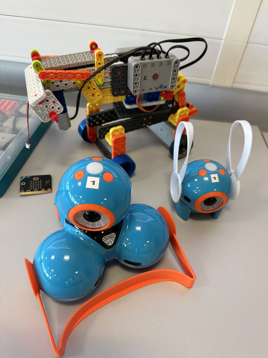 Really excited to be sharing our digital journey at #TRICDigiFest Sharing with other teachers all about the Digital Schools Award, Code Club, funding sources and our journey developing the digital curriculum @DigitalXtraFund @VEXRoboticsUK #Proudtobesouthmuir @Raspberry_Pi