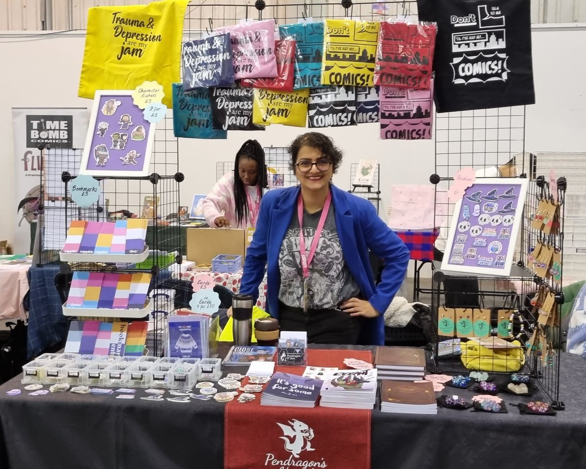 darthmongoose's tweet image. Thought Bubble doors open in 10 minutes! Come swing by our table, we're really near the entrance! My love looking gorgeous as always! 😍