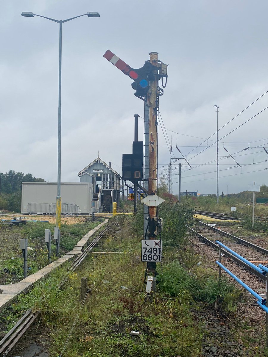 E50 Signal at Eastfield Peterborough. Yesterday marked its last day of service before replacement by colour lights over the weekend (Submitted by @DanGriffin0386) #SignalOfTheDay