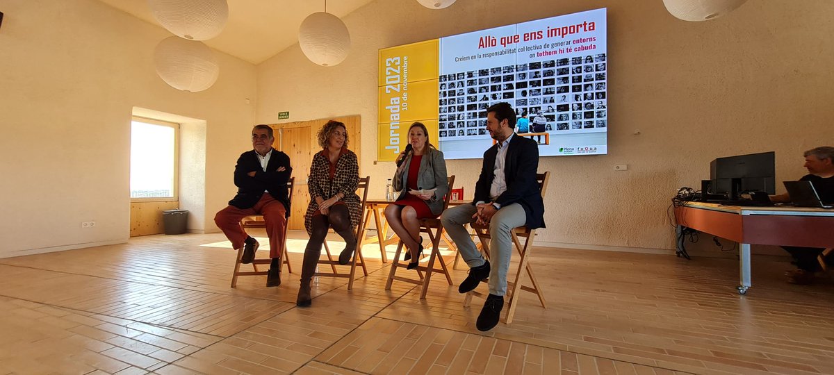 Consell_Eivissa's tweet photo. 🤝 La consellera de Benestar Social, Família i Igualtat, @EscandellCarol, participa en la Jornada 2023 de #foQua a Palma.
👉 Les entitats són clau per fer d'aquesta una societat més justa, i jornades com la d'ahir ens serveixen a tots per fer la nostra feina amb responsabilitat. https://t.co/j0VO9BYIq0
