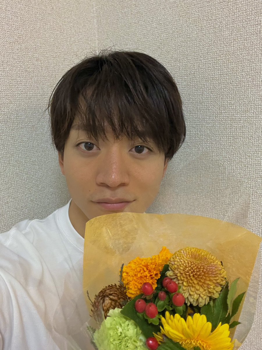 ACTaLE_Official's tweet photo. 🍥28歳になりました🍥

皆さんのおかけで
食べ物でトレンド入り笑

僕はラーメンが大好きー！！

誕生日は11月6日です！

#ありがとう
#届きますように
#今江くん
#あくたれ https://t.co/eHjTuasZCa