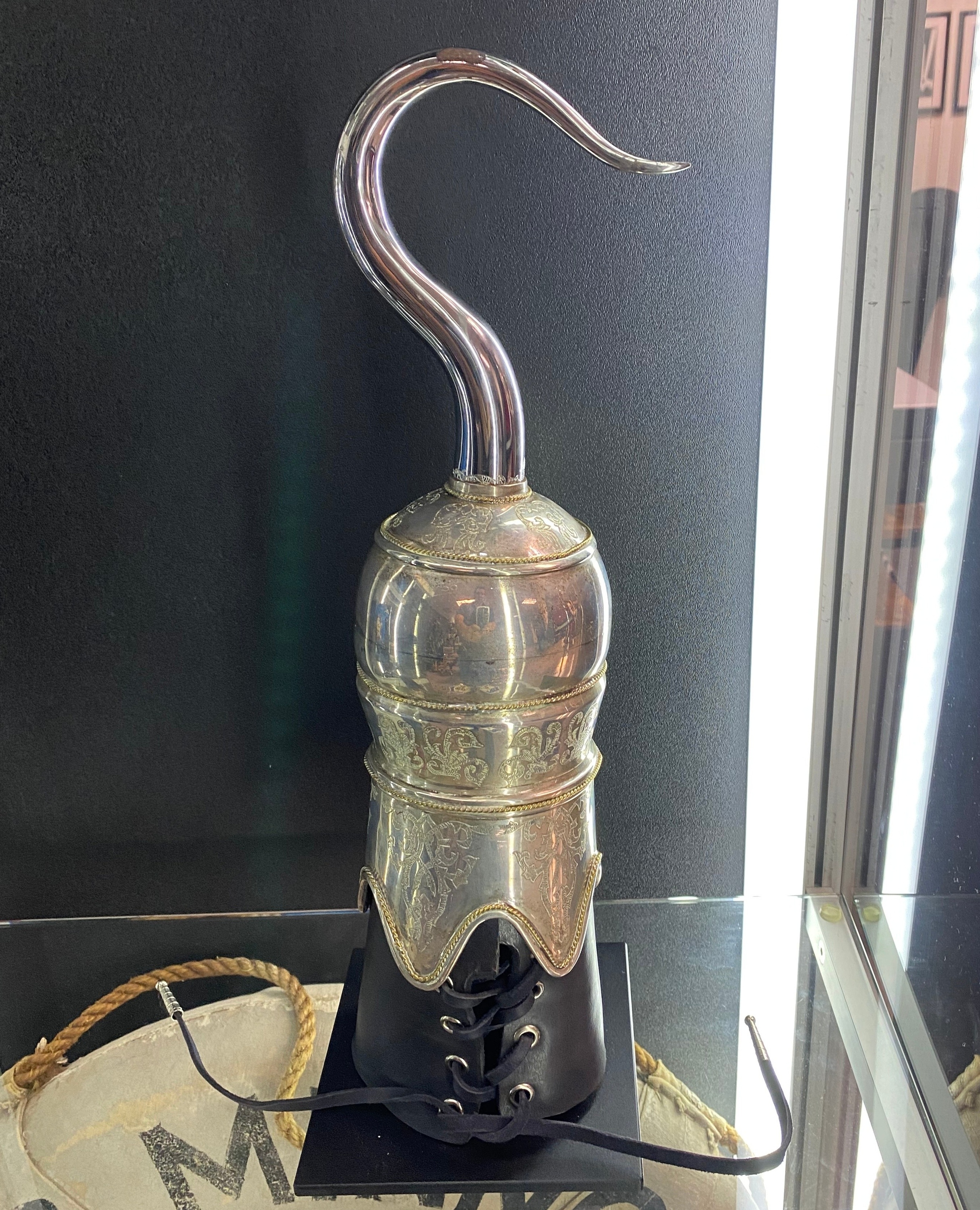 Propstore on X: Does the #PropstoreLiveAuction have you hooked? Tune in  today to see more incredible lots go under the hammer, including this Hook  (1991) Tony Swatton Reproduction Captain Hook (Dustin Hoffman)