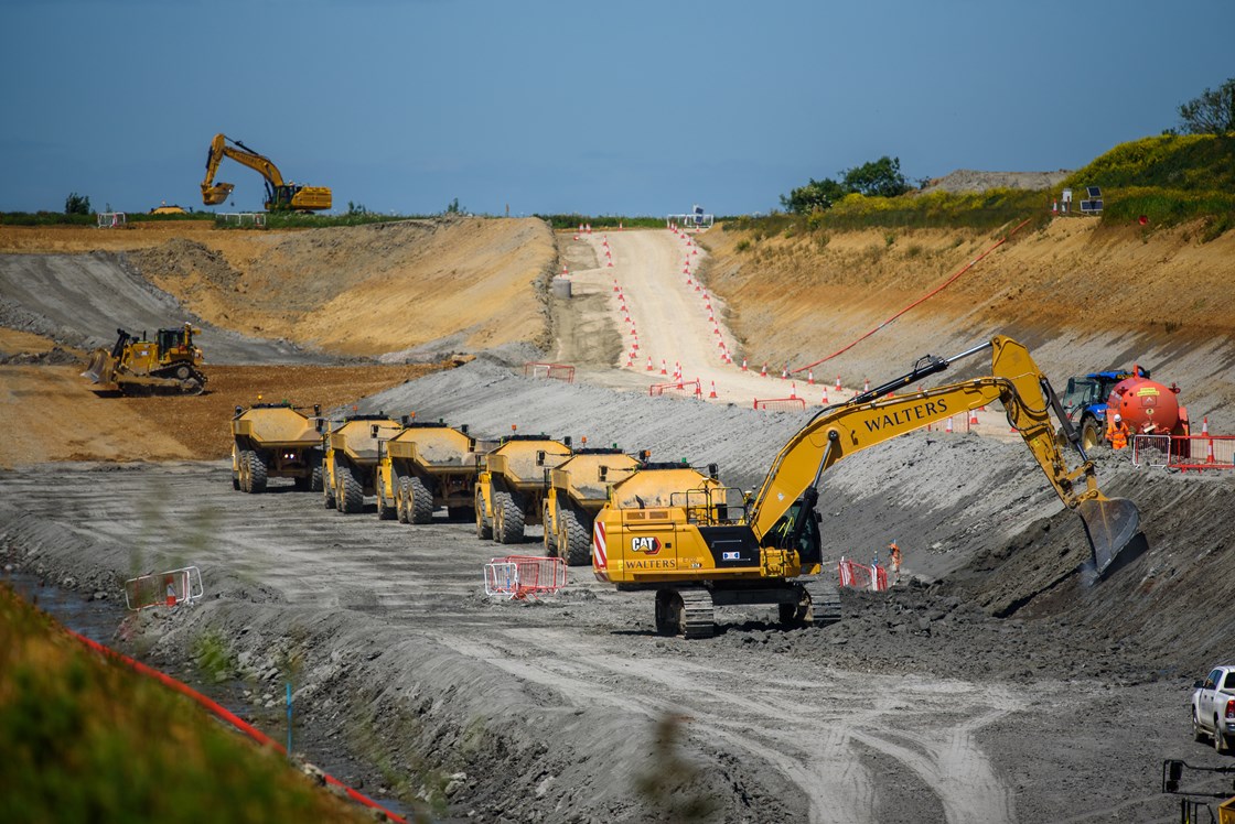 A partnership between the HS2 project and construction equipment supplier Finning to streamline earthmoving work has begun yielding multi-million-pound savings 🤩. Find out more: gloo.to/6lFF