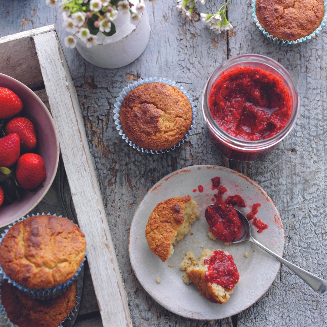 Breakfast in bed? Yes, please! 
🔗 in bio for the recipe.
#AVABerries #TasteTheBerryBest #GoodMorning
