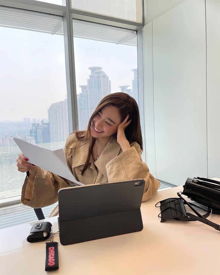 thirdzon's tweet image. DING DONG #thirdzon update!!  #teameternal 

Wczoraj z pracy! Miłego dnia!