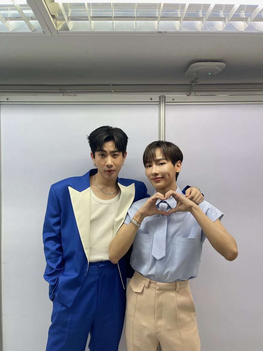 AtthaphanP's tweet photo. คิดถึงกันมั้ยยย☺️ถ้าคิดถึงมาเจอกันใน Lazada 11.11 TRENDY SPACE เลย หรือดูผ่าน 👉🏻 https://t.co/45WeFSrwLf ก็ได้นะ กันฝาก #Lazada1111THLive ด้วยนะค้าบบบบ

ส่วนเบบี๋ขาช้อป 👶🏻🛍️ ก็เอาโค้ดพวกผมไปใช้กันได้นะ OFFGUN1111CODE
ไปช้อปกันเยอะๆ เลยกับ Lazada 11.11 ไปช้อปเป็นเพื่อนกันนะ 💚💙 https://t.co/KKyMI2I8AT