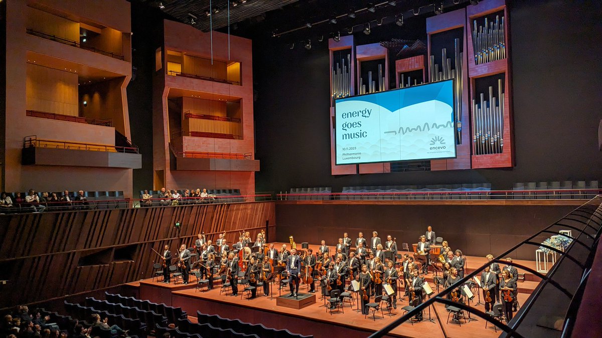 Livi_LJ's tweet photo. Wonderful Mendelssohn with @DuncanWardMusic &amp; Orchestre Philharmonique du Luxembourg @PhilharmonieLux https://t.co/ASWRnQKfzg