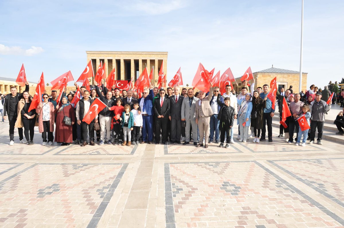 Kahraman Uzman Çavuşların 
#12KasımUzmanÇavuşlarGünü Kutlamaları çerçevesinde Anıtkabir’de Gazi Mustafa Kemal Atatürk’ü ziyaret ettik
Uzman Çavuşlar olarak Vatana Millete Cumhuriyete sadık olduğumuzun bir kere daha sözünü verdik.
Başta Gazi Mustafa Kemal Atatürk olmak üzere tüm