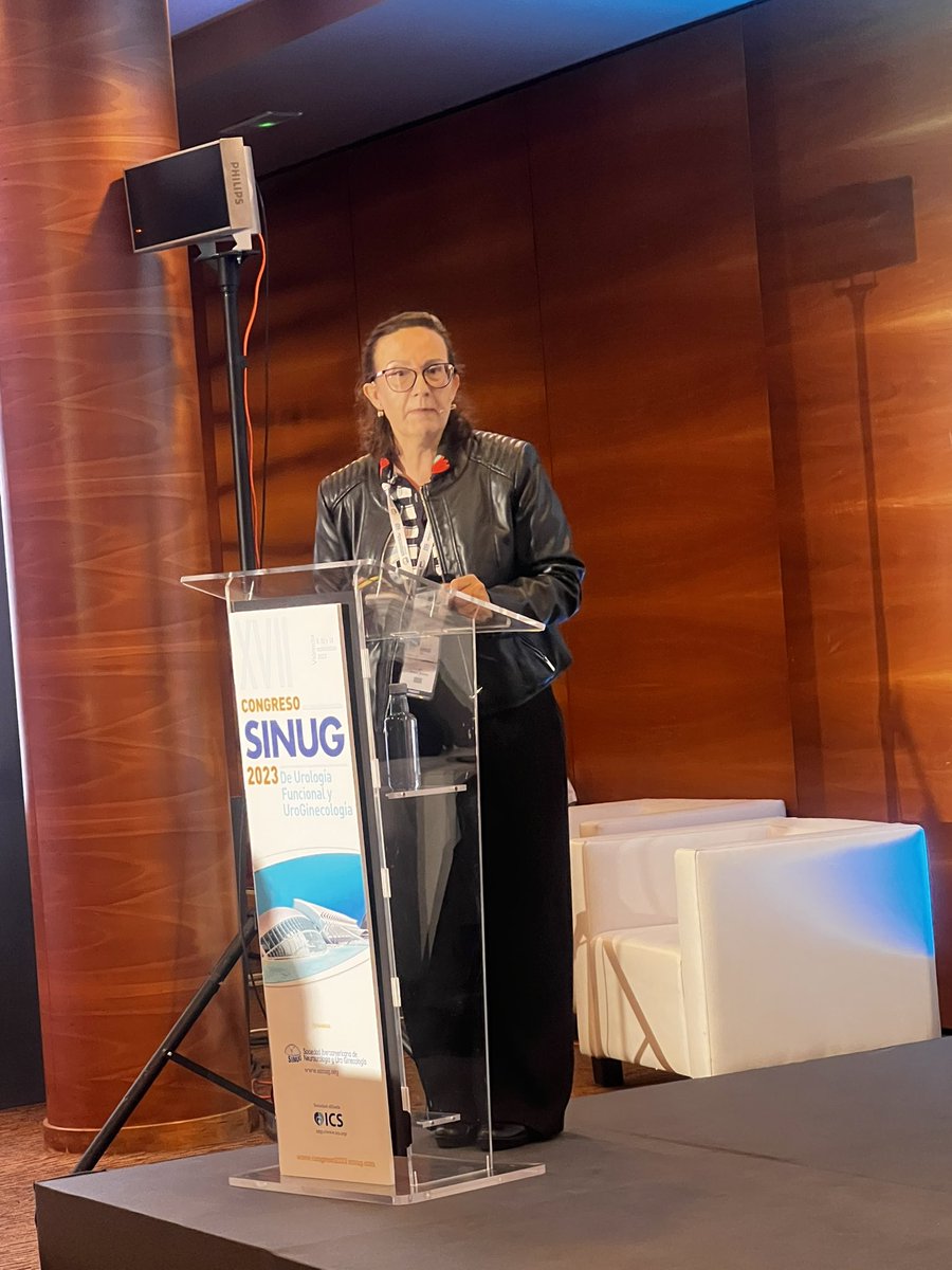 CarmenGEnguita's tweet photo. Nuestra Comunity Manager SINUG está contándonos su trabajo 👏👏👏. Nuestra querida @MaseroPepi @sinug_org . Gracias Pepi por darnos esa permanente visibilidad y hacernos llegar tan lejos y a tantos @LaMedCOMirada 💛🩷💛🩷 https://t.co/9qv2dwWTgY