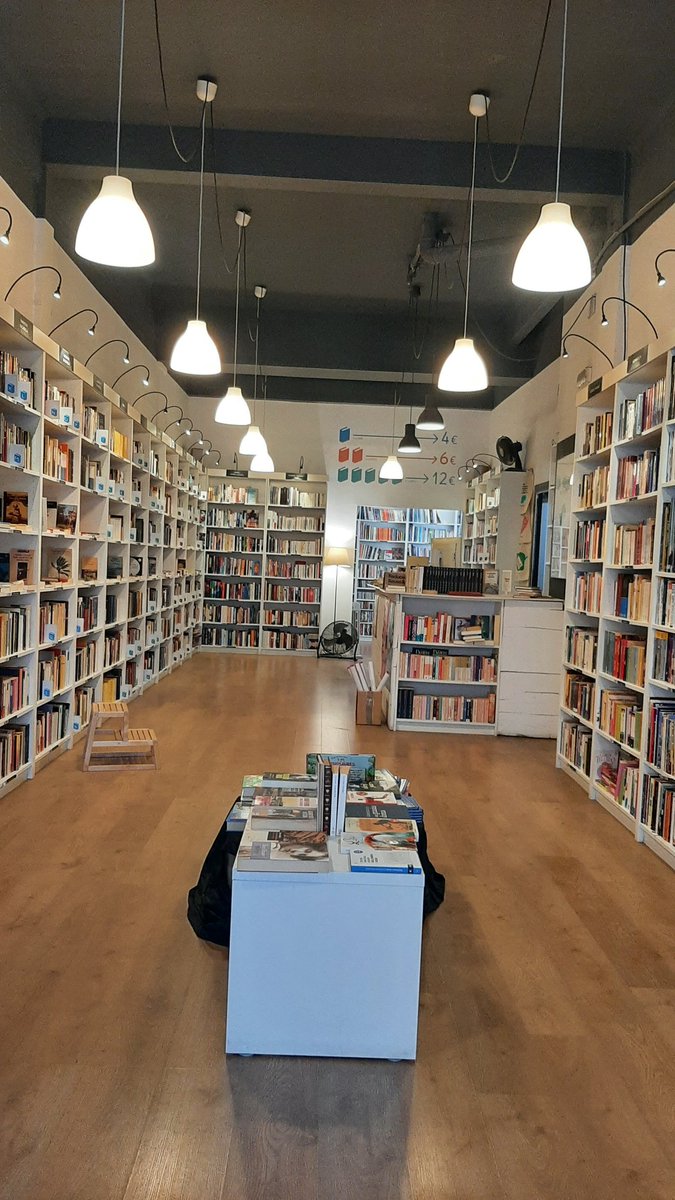 ReReadTarragona's tweet photo. Feliç Dia de les Llibreries!
#betterthanread
#reread
🖤📚 https://t.co/Pjs3h6tA1V