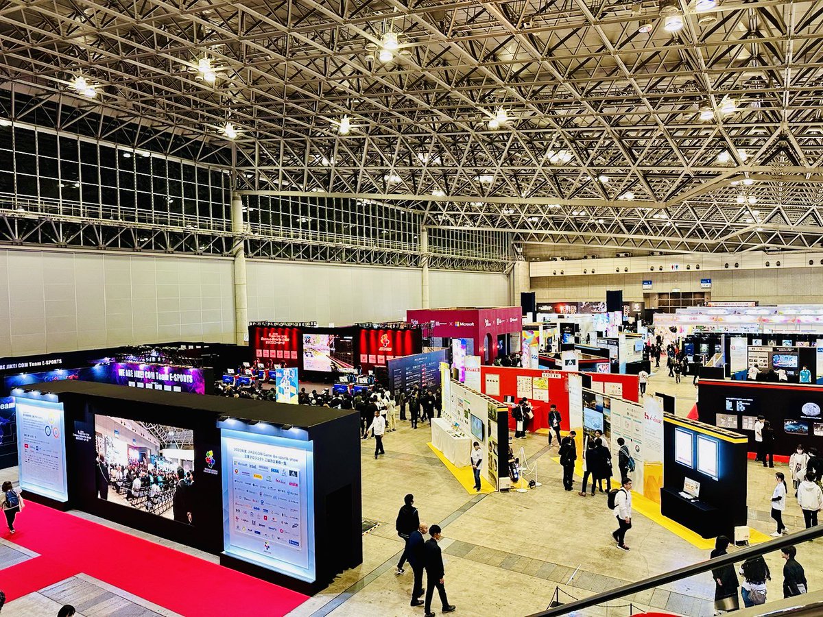 asobidevice's tweet photo. 本日は、幕張メッセ国際展示場ホールで
開催された

JIKEI COM GAME＆e-Sports SHOW2023

に、企業招待を頂きました。

起業した卒業生の講演や在校生のパフォーマンスステージなど在学中や卒業後も

業界での活躍が輝かしく

同行したスタッフは、「勇気を貰え、確信になった1日になった。」と。 https://t.co/J3dRUqligW
