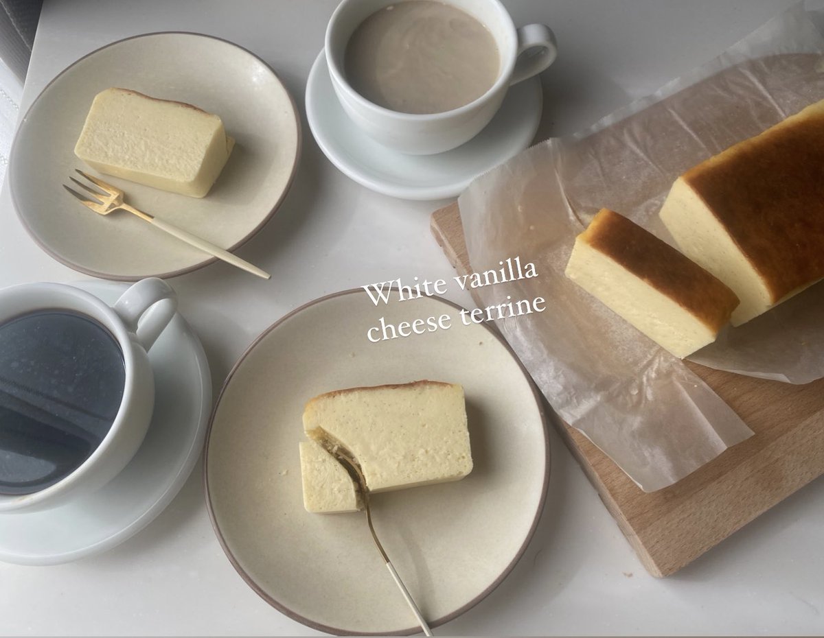 megucafe02's tweet photo. 【仕込み15分】
濃厚バニラチーズテリーヌを作りました🧀
ホワイトチョコとバニラとチーズのマッチが止まらない簡単レシピです❕ https://t.co/aBroWvW9Hm