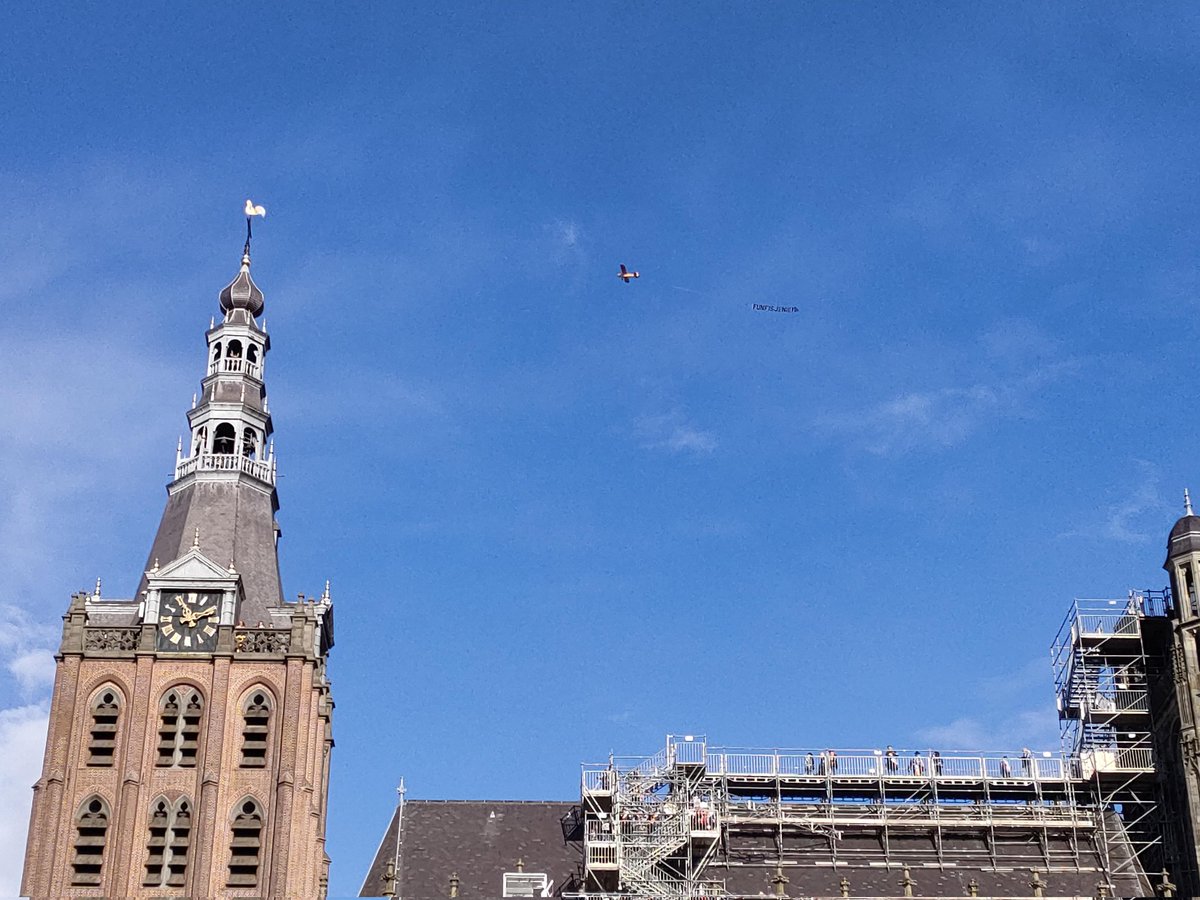 MovanWoesik's tweet photo. Gullie ook war @omroepbrabant
#fijnfisjenie #oeteldonk ❤️🤍💛 https://t.co/3cJrYMoogm