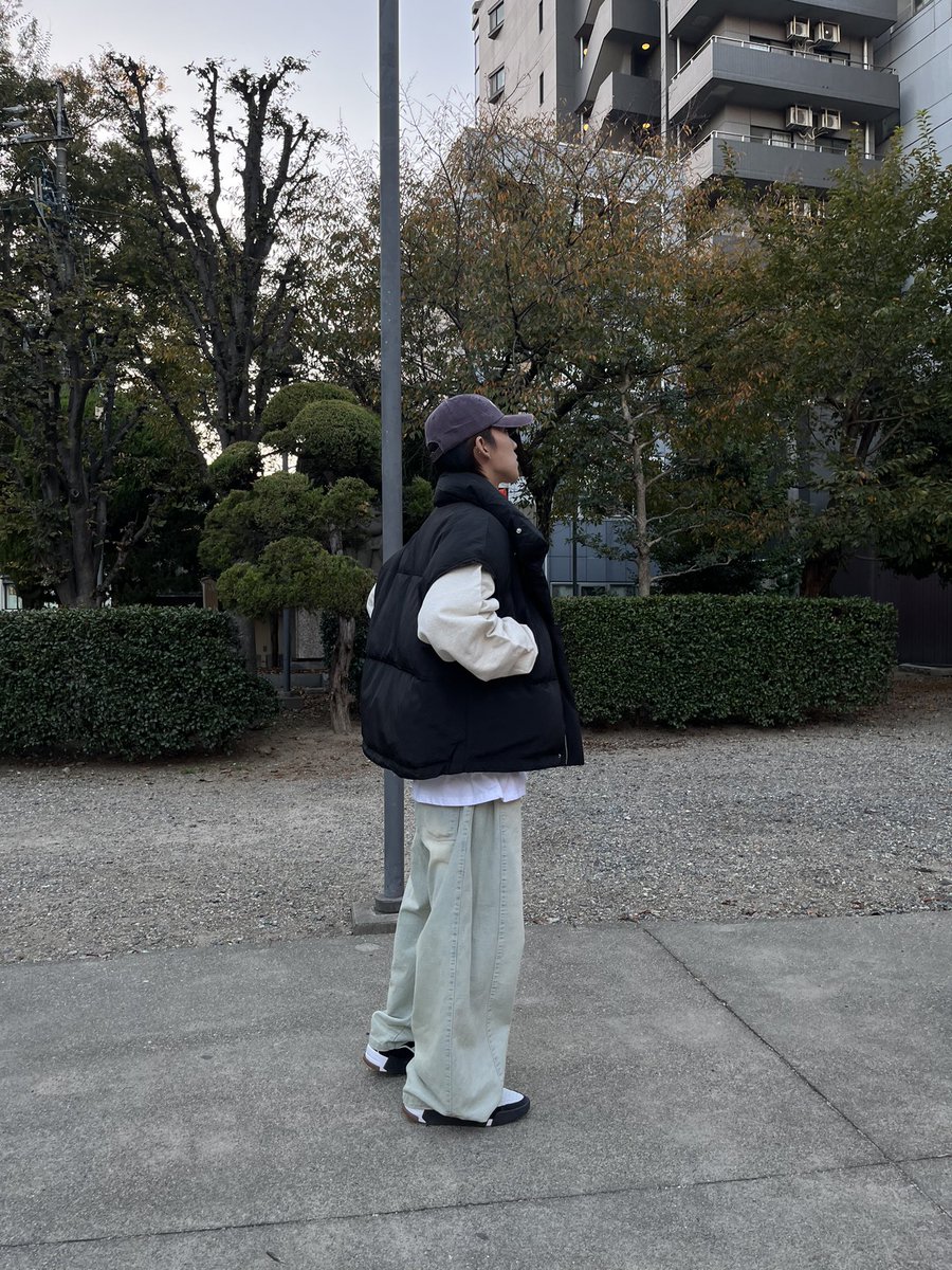 onewillofficial's tweet photo. Down vest
Cream grey/Black

#ONEWILL #onewill #ストリートファッション     #streetfashion #streetstyle #韓国ストリートファッション #ストリートモード #ストリートブランド #paragraph #パラグラフ #トレンドファッション #名古屋セレクトショップ #패션 #韓スト #韓ストコーデ #韓国ストリート https://t.co/5W0sppYAxE