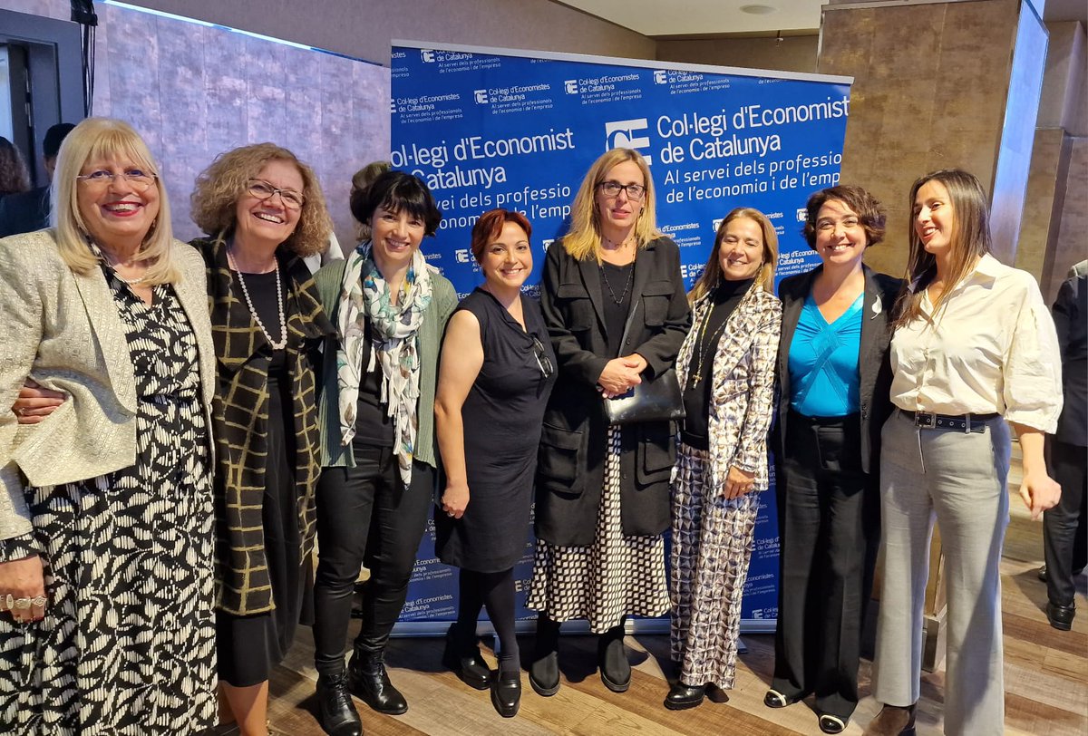 Representats de la Comissió d'Igualtat del Col.legi d'Economistes de Catalunya en el 45è aniversari del col.legi professional amb la Vicedegana <a href="/afito/">afito.ca</a> Enhorabona <a href="/economistescat/">Col·legi d'Economistes de Catalunya</a>!  A continuar amb la bona feina.